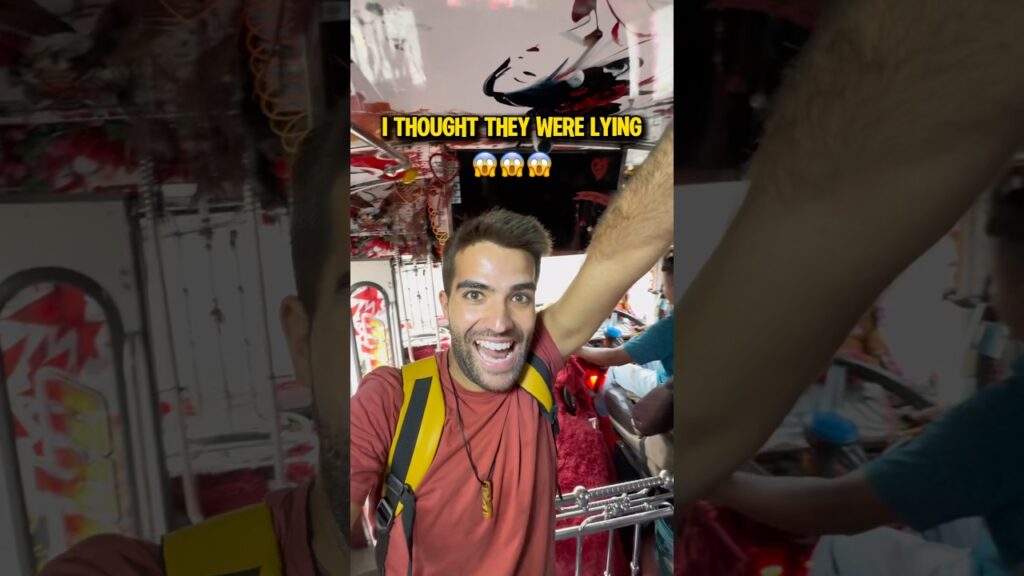Buses in Sri Lanka are absolutely crazy 🤯🚎🇱🇰 #srilanka #travel #vlog